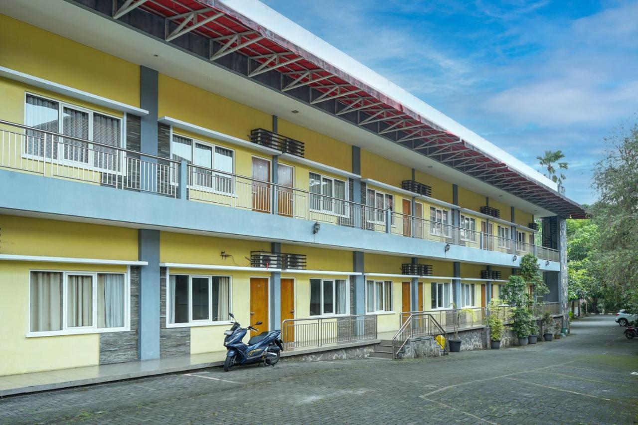 Front One Resort Indraloka Temanggung Exterior photo
